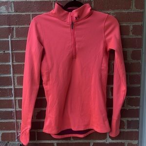 UNDER ARMOUR FITTED ATHLETIC TOP